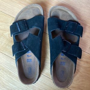 Black suede Arizona Birkenstock size 39